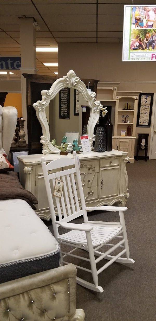 Farmers Home Furniture | Auburn, AL